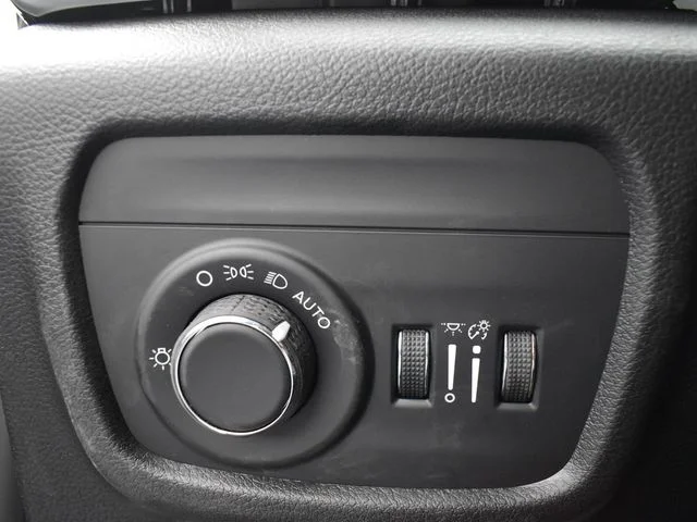 Nuevos JEEP GRAND CHEROKEE L à Estados chez autogozo