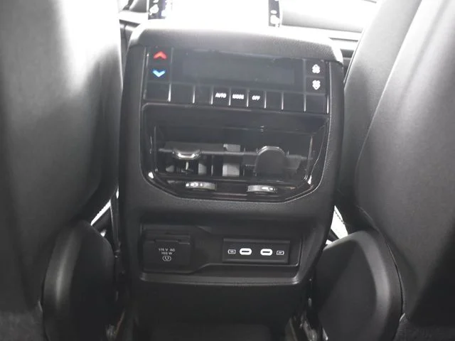 Nuevos JEEP GRAND CHEROKEE L à Estados chez autogozo