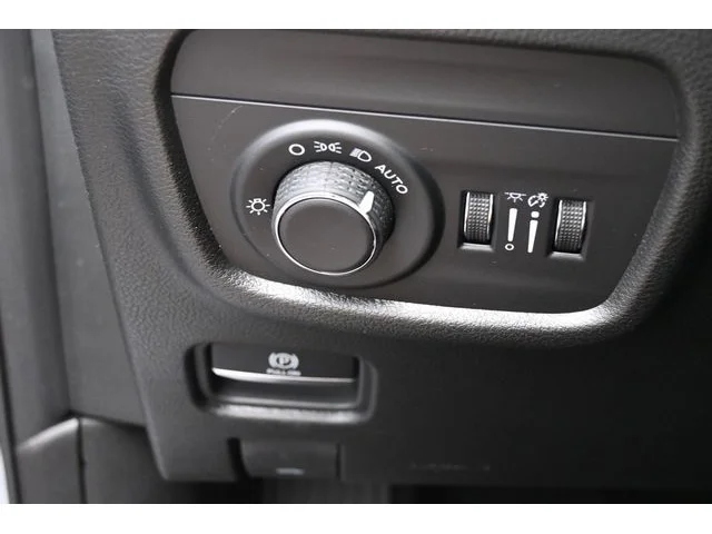 Nuevos JEEP GRAND CHEROKEE L à Estados chez autogozo