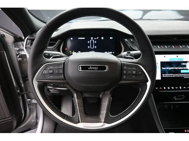 Nuevos JEEP GRAND CHEROKEE L à Estados chez autogozo