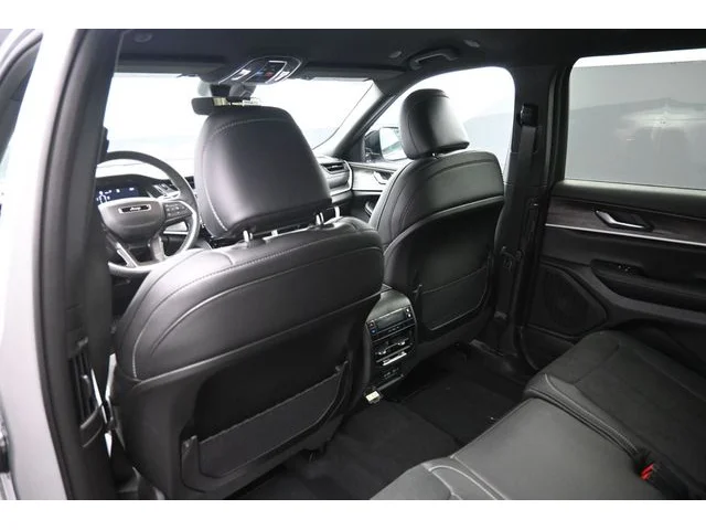 Nuevos JEEP GRAND CHEROKEE L à Estados chez autogozo