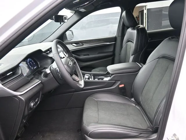 Nuevos JEEP GRAND CHEROKEE L à Estados chez autogozo