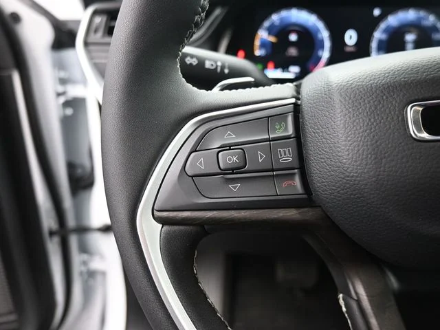 Nuevos JEEP GRAND CHEROKEE L à Estados chez autogozo