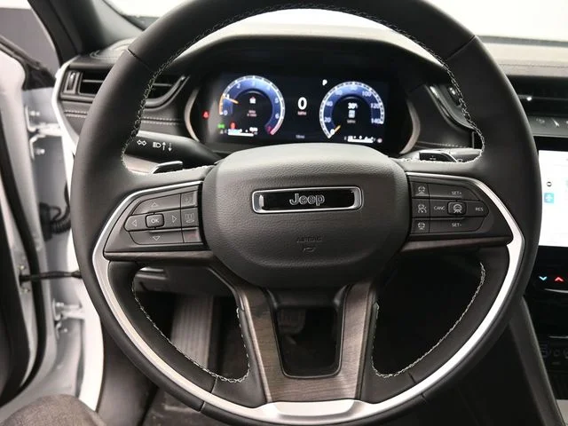 Nuevos JEEP GRAND CHEROKEE L à Estados chez autogozo