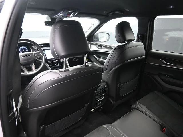 Nuevos JEEP GRAND CHEROKEE L à Estados chez autogozo