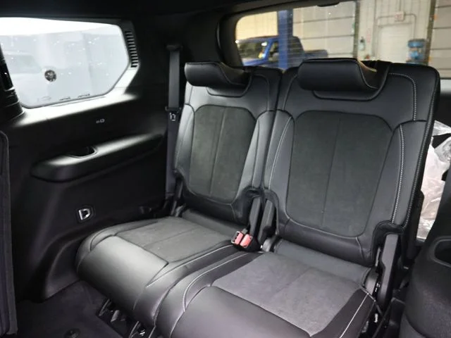 Nuevos JEEP GRAND CHEROKEE L à Estados chez autogozo