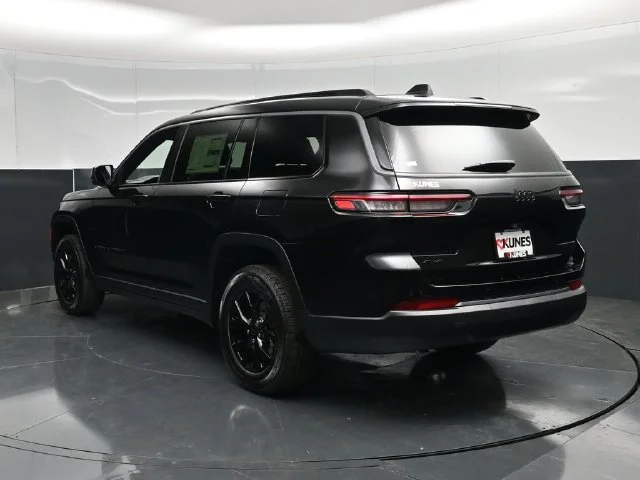 Nuevos JEEP GRAND CHEROKEE L à Estados chez autogozo