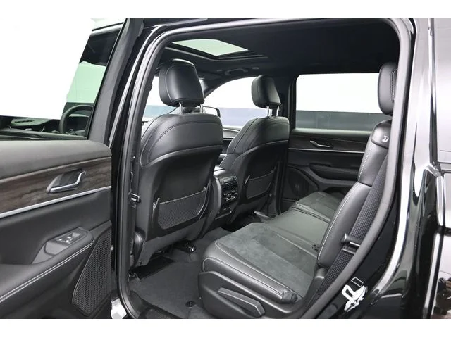 Nuevos JEEP GRAND CHEROKEE L à Estados chez autogozo
