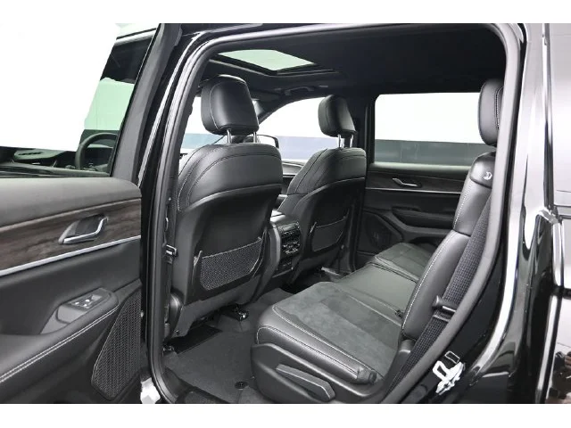 Nuevos JEEP GRAND CHEROKEE L à Estados chez autogozo