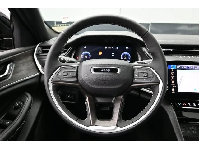 Nuevos JEEP GRAND CHEROKEE L à Estados chez autogozo