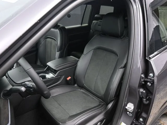 Nuevos JEEP GRAND CHEROKEE L à Estados chez autogozo