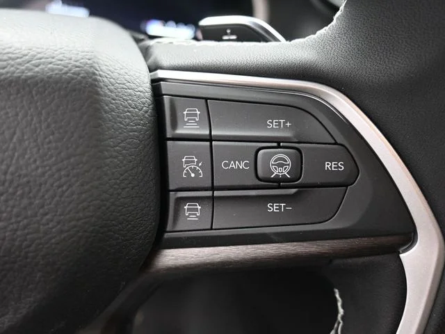Nuevos JEEP GRAND CHEROKEE L à Estados chez autogozo