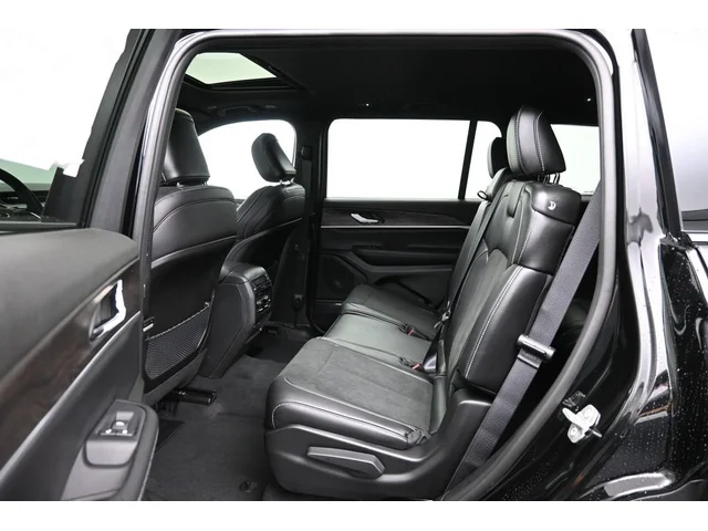 Nuevos JEEP GRAND CHEROKEE L à Estados chez autogozo