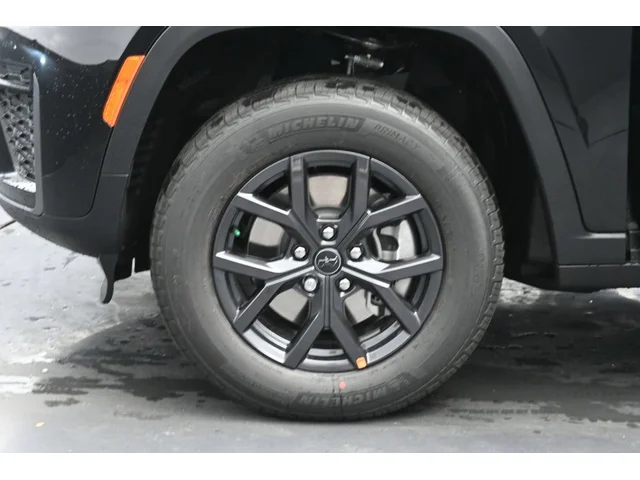 Nuevos JEEP GRAND CHEROKEE L à Estados chez autogozo
