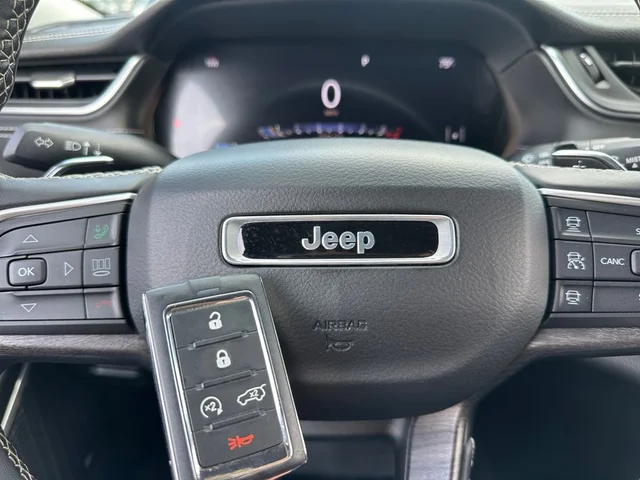 SEMINUEVOS JEEP Grand Cherokee L a Estados en autogozo
