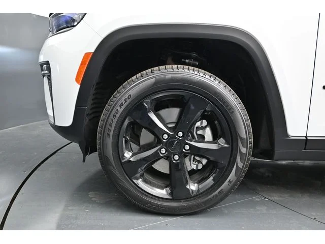 Nuevos JEEP GRAND CHEROKEE L à Estados chez autogozo