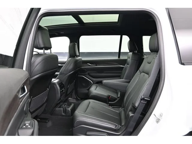 Nuevos JEEP GRAND CHEROKEE L à Estados chez autogozo