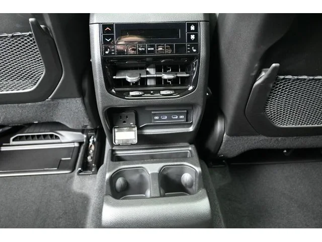 Nuevos JEEP GRAND CHEROKEE L à Estados chez autogozo