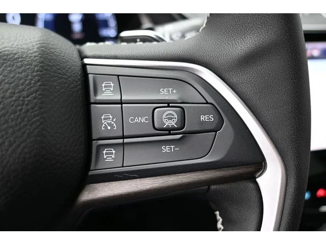 Nuevos JEEP GRAND CHEROKEE L à Estados chez autogozo