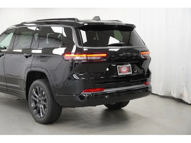 Nuevos JEEP GRAND CHEROKEE L à Estados chez autogozo