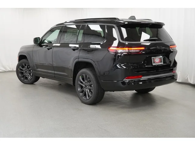 Nuevos JEEP GRAND CHEROKEE L à Estados chez autogozo