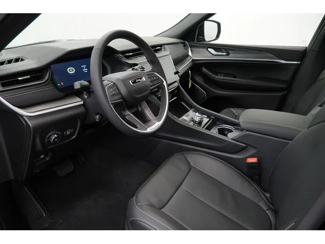 Nuevos JEEP GRAND CHEROKEE L à Estados chez autogozo