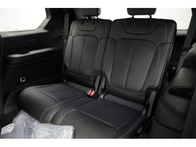 Nuevos JEEP GRAND CHEROKEE L à Estados chez autogozo