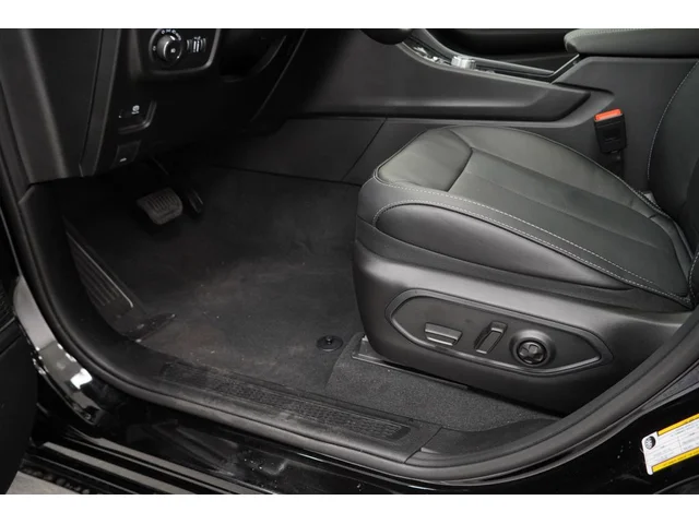 Nuevos JEEP GRAND CHEROKEE L à Estados chez autogozo