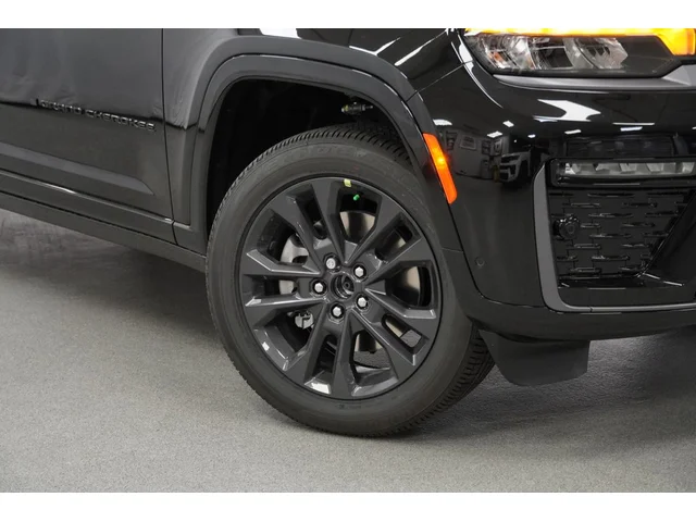 Nuevos JEEP GRAND CHEROKEE L à Estados chez autogozo