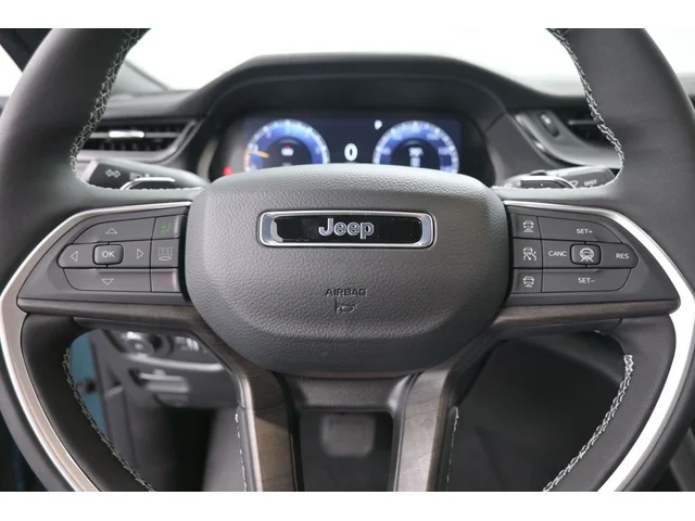 Nuevos JEEP GRAND CHEROKEE L à Estados chez autogozo