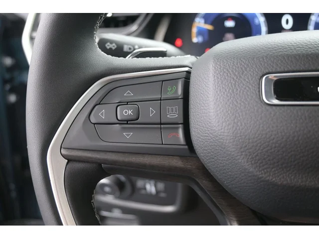 Nuevos JEEP GRAND CHEROKEE L à Estados chez autogozo