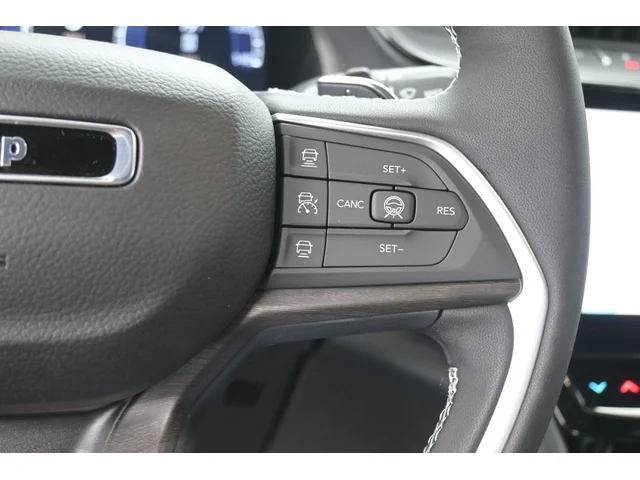 Nuevos JEEP GRAND CHEROKEE L à Estados chez autogozo