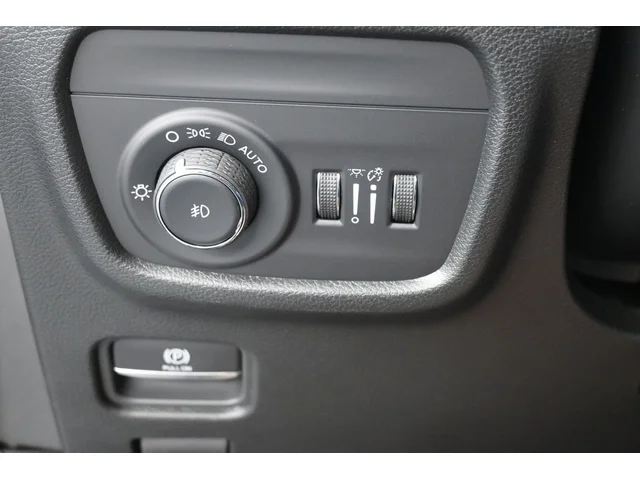 Nuevos JEEP GRAND CHEROKEE L à Estados chez autogozo