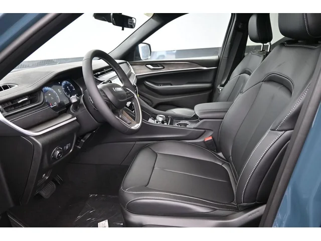 Nuevos JEEP GRAND CHEROKEE L à Estados chez autogozo