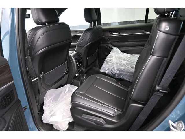 Nuevos JEEP GRAND CHEROKEE L à Estados chez autogozo