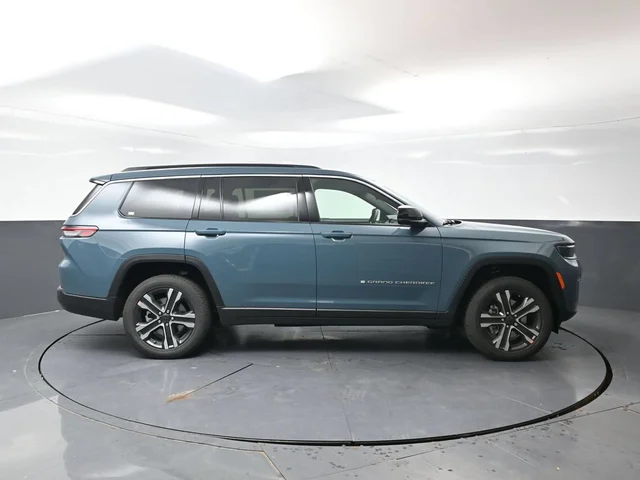 Nuevos JEEP GRAND CHEROKEE L à Estados chez autogozo