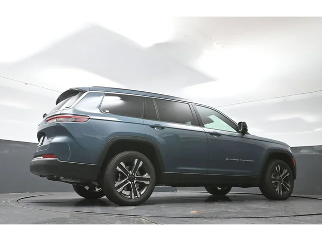 Nuevos JEEP GRAND CHEROKEE L à Estados chez autogozo