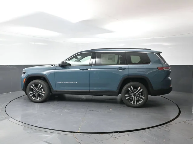 Nuevos JEEP GRAND CHEROKEE L à Estados chez autogozo
