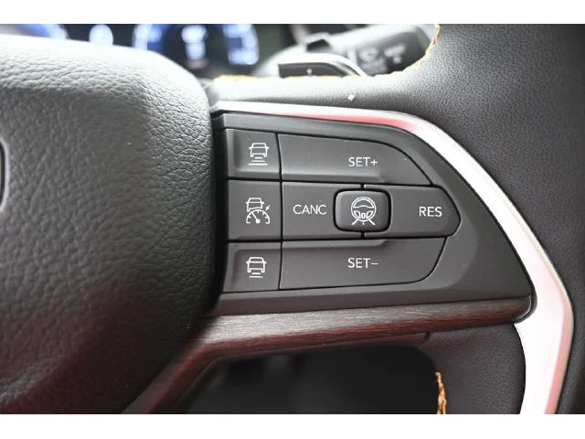 Nuevos JEEP GRAND CHEROKEE L à Estados chez autogozo