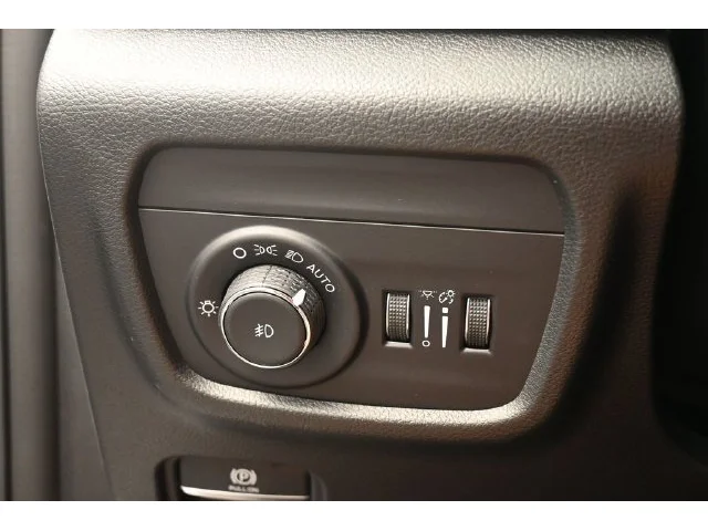 Nuevos JEEP GRAND CHEROKEE L à Estados chez autogozo