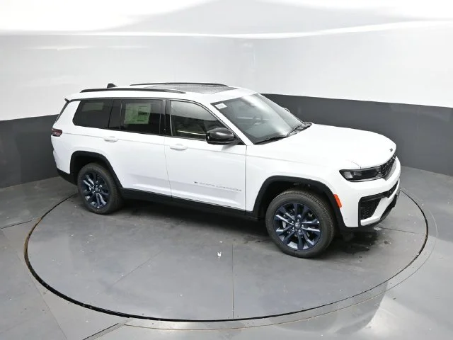 Nuevos JEEP GRAND CHEROKEE L à Estados chez autogozo