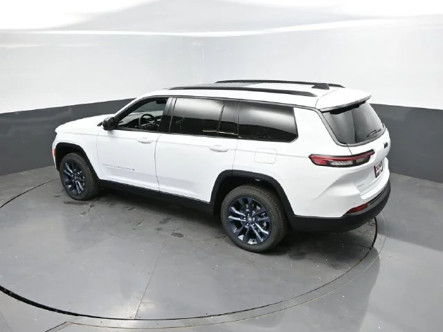 Nuevos JEEP GRAND CHEROKEE L à Estados chez autogozo