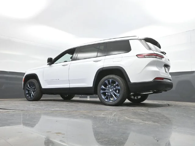 Nuevos JEEP GRAND CHEROKEE L à Estados chez autogozo