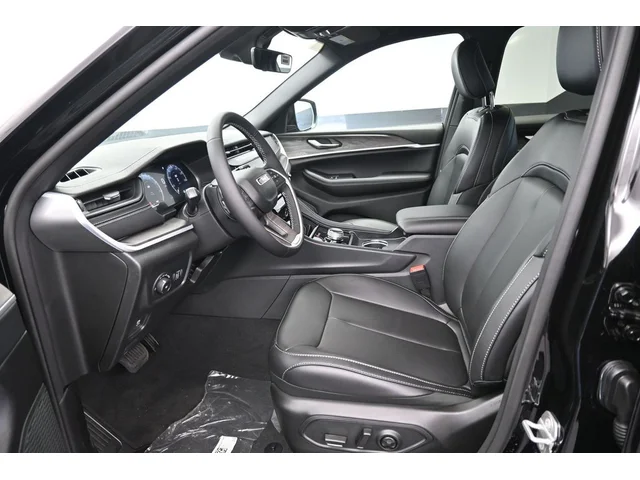 Nuevos JEEP GRAND CHEROKEE L à Estados chez autogozo