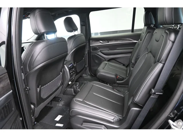 Nuevos JEEP GRAND CHEROKEE L à Estados chez autogozo