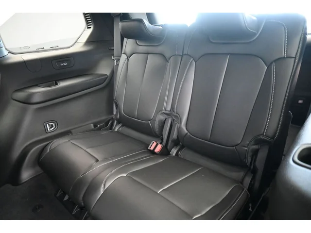 Nuevos JEEP GRAND CHEROKEE L à Estados chez autogozo