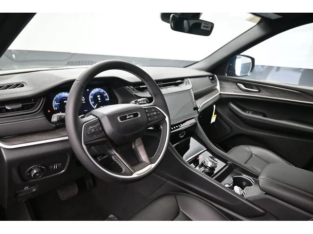 Nuevos JEEP GRAND CHEROKEE L à Estados chez autogozo