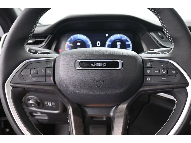 Nuevos JEEP GRAND CHEROKEE L à Estados chez autogozo