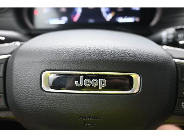 Nuevos JEEP GRAND CHEROKEE L à Estados chez autogozo