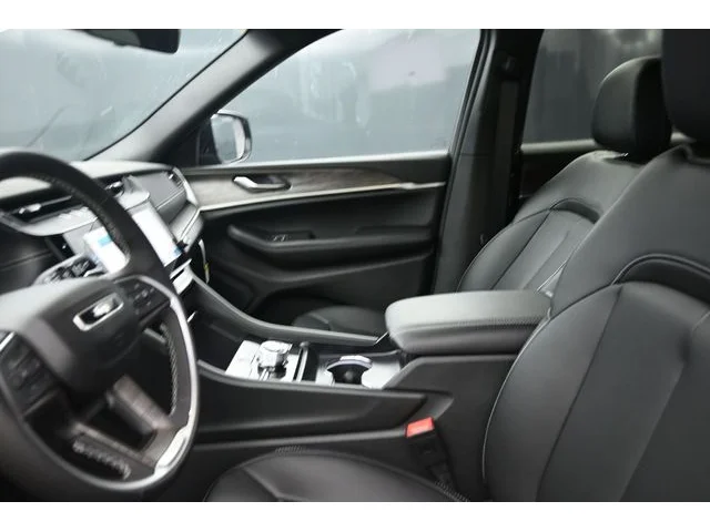 Nuevos JEEP GRAND CHEROKEE L à Estados chez autogozo